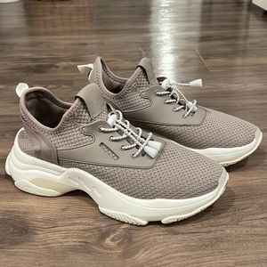 Steve Madden NY90 Sneakers Tan & White - Size 9